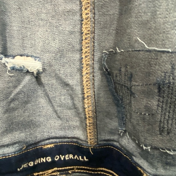 American Eagle Medium Wash Distressed Jegging Overalls Sz 2 Regular NWT - Picture 9 of 9